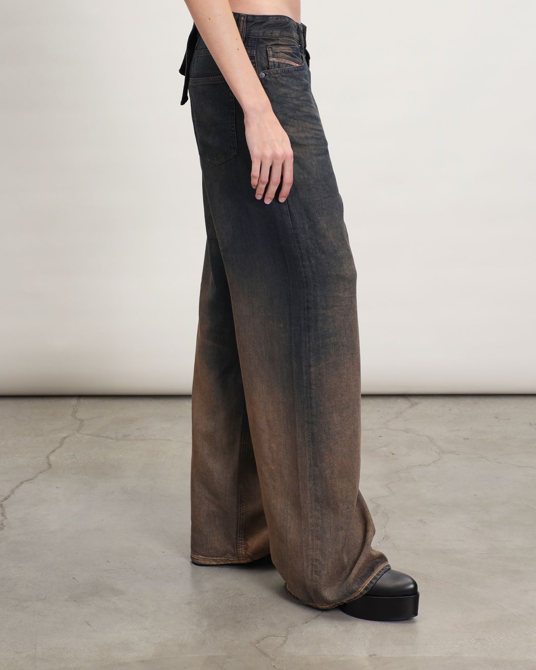 Купить Джинсы DIESEL