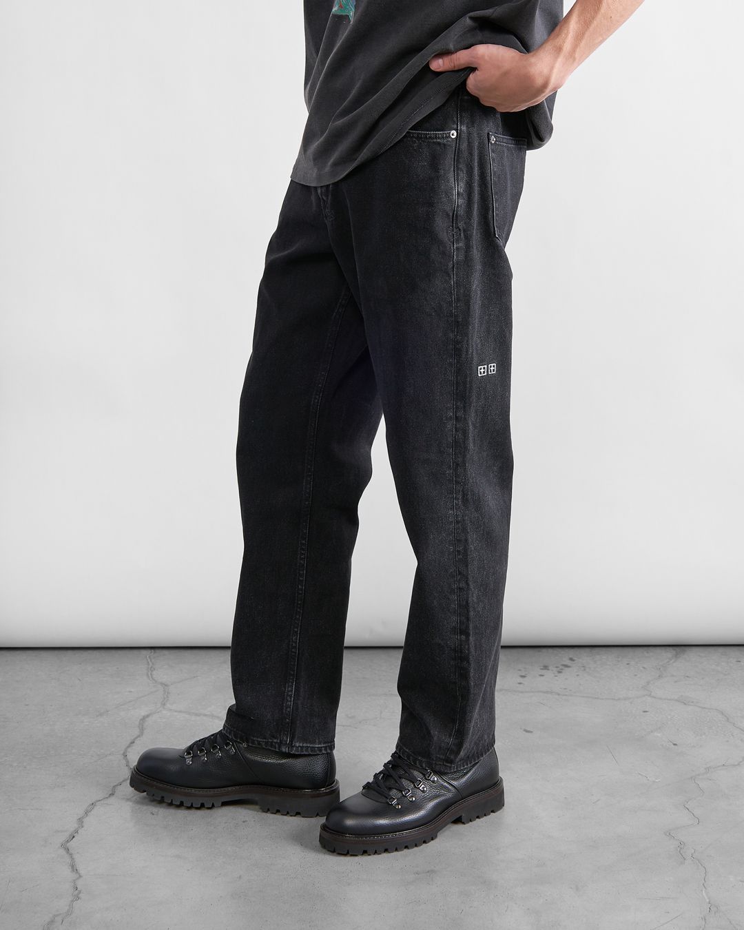 Купить Джинсы KSUBI