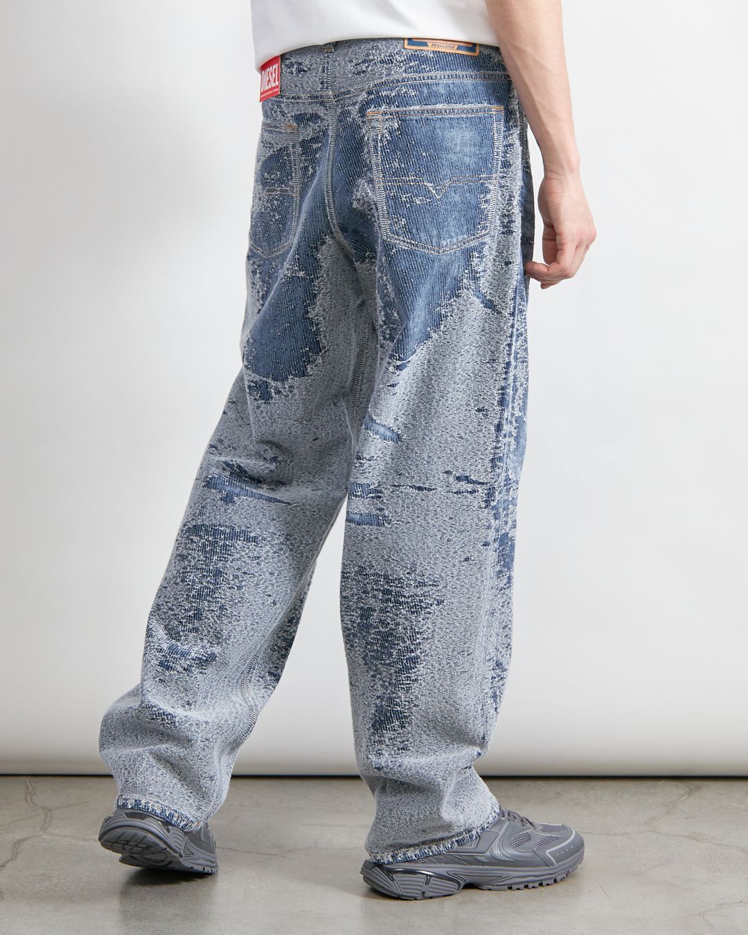 Купить Джинсы DIESEL