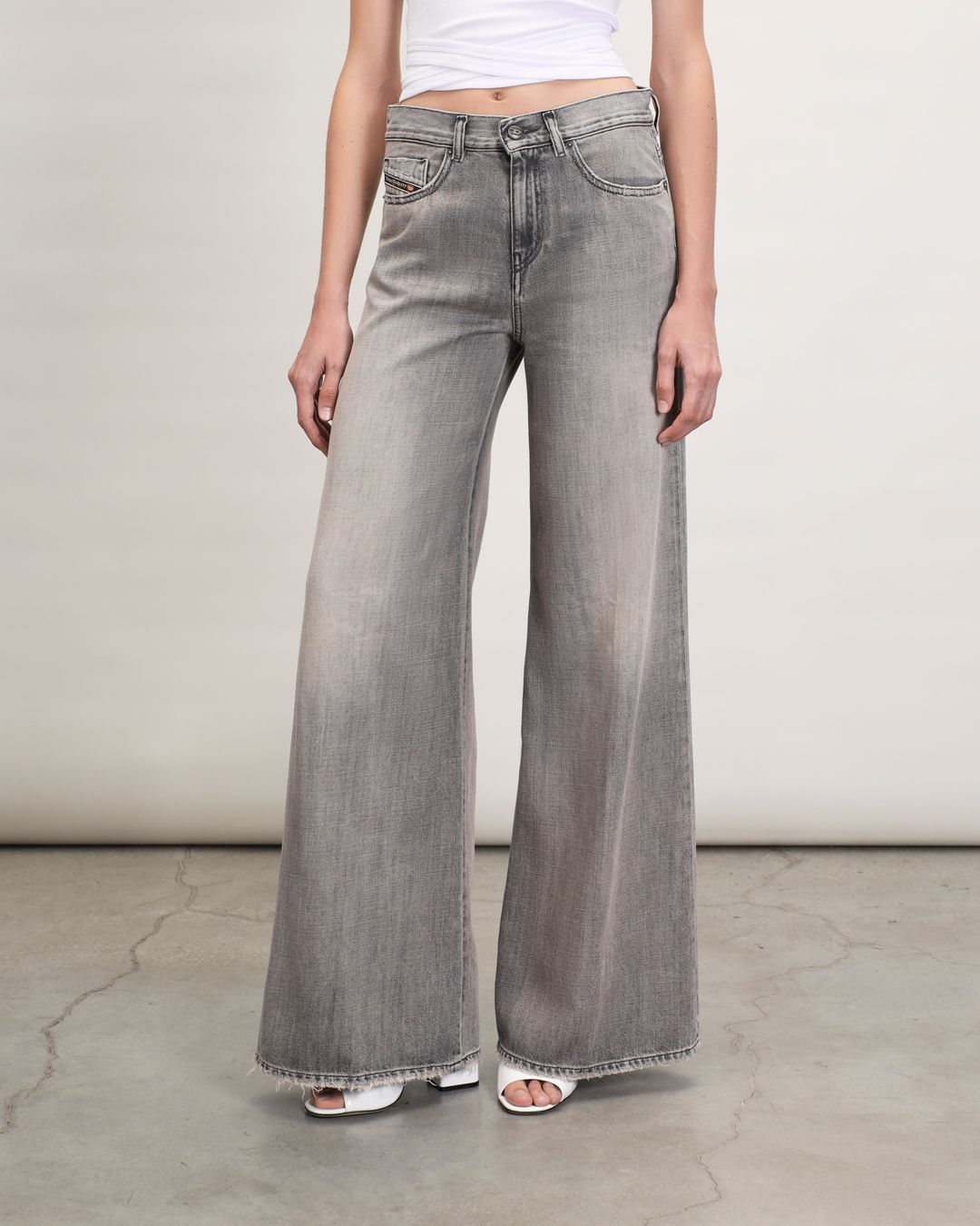 Купить Джинсы DIESEL