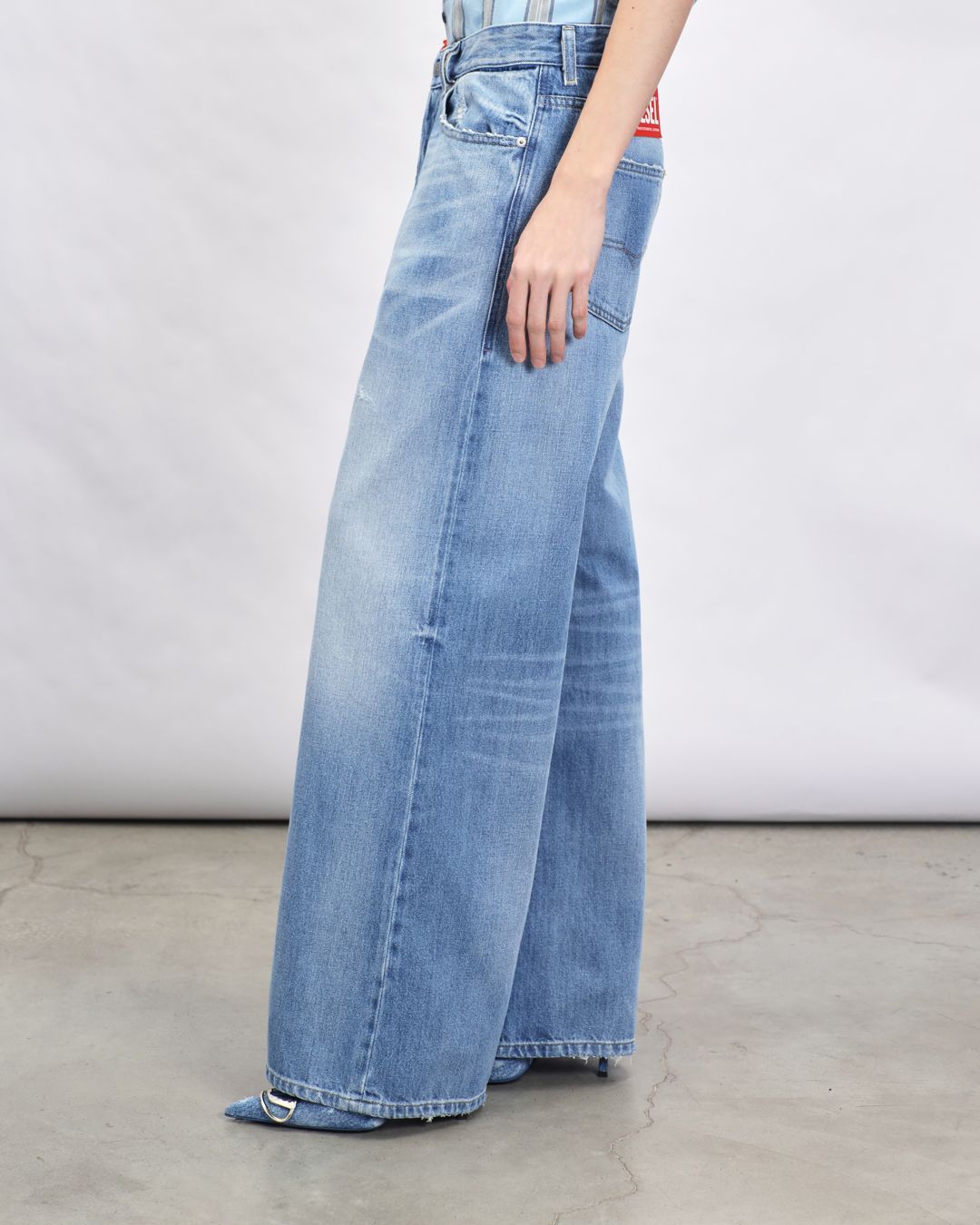 Купить Джинсы DIESEL