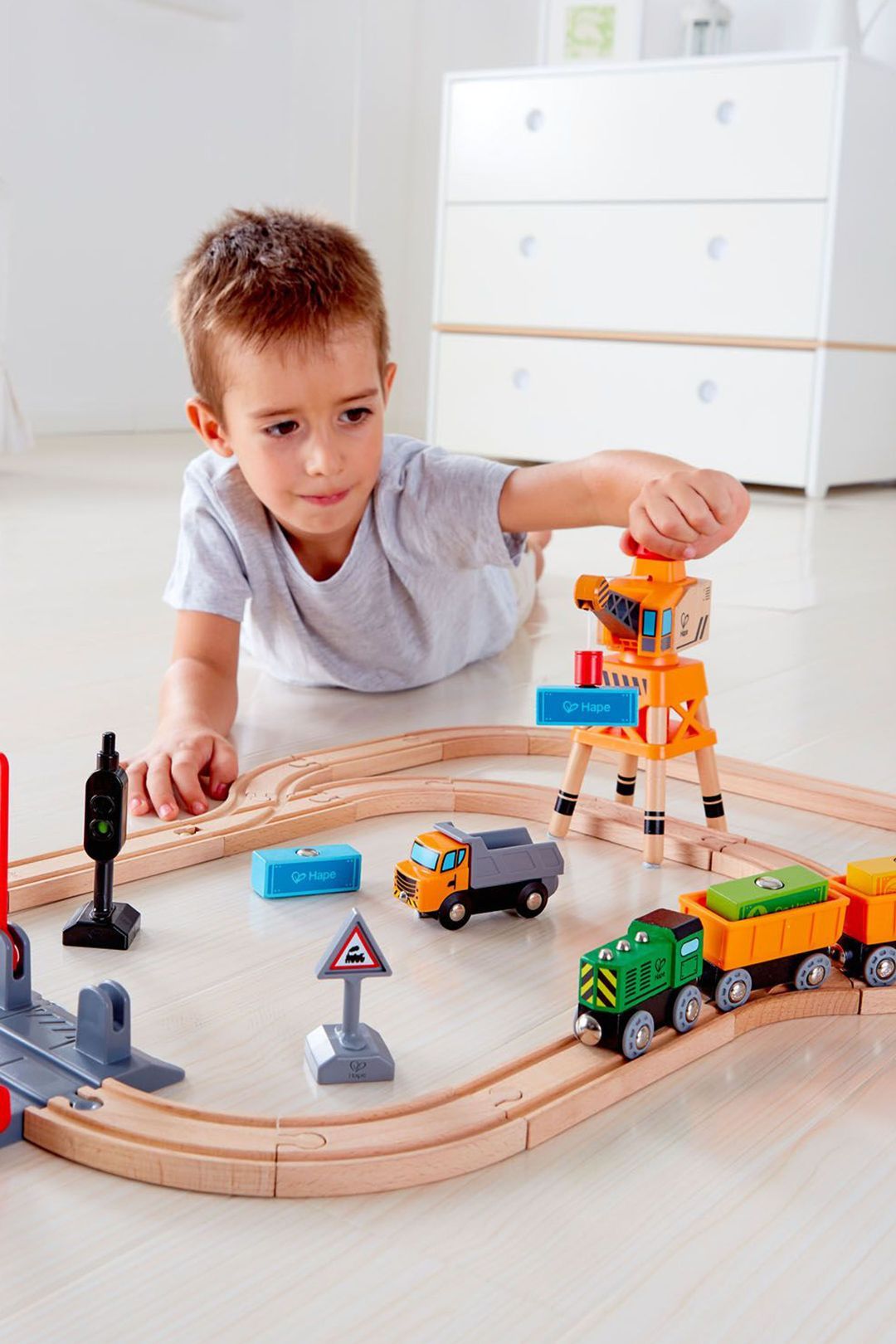 Купить Игровой набор ж/д с краном HAPE