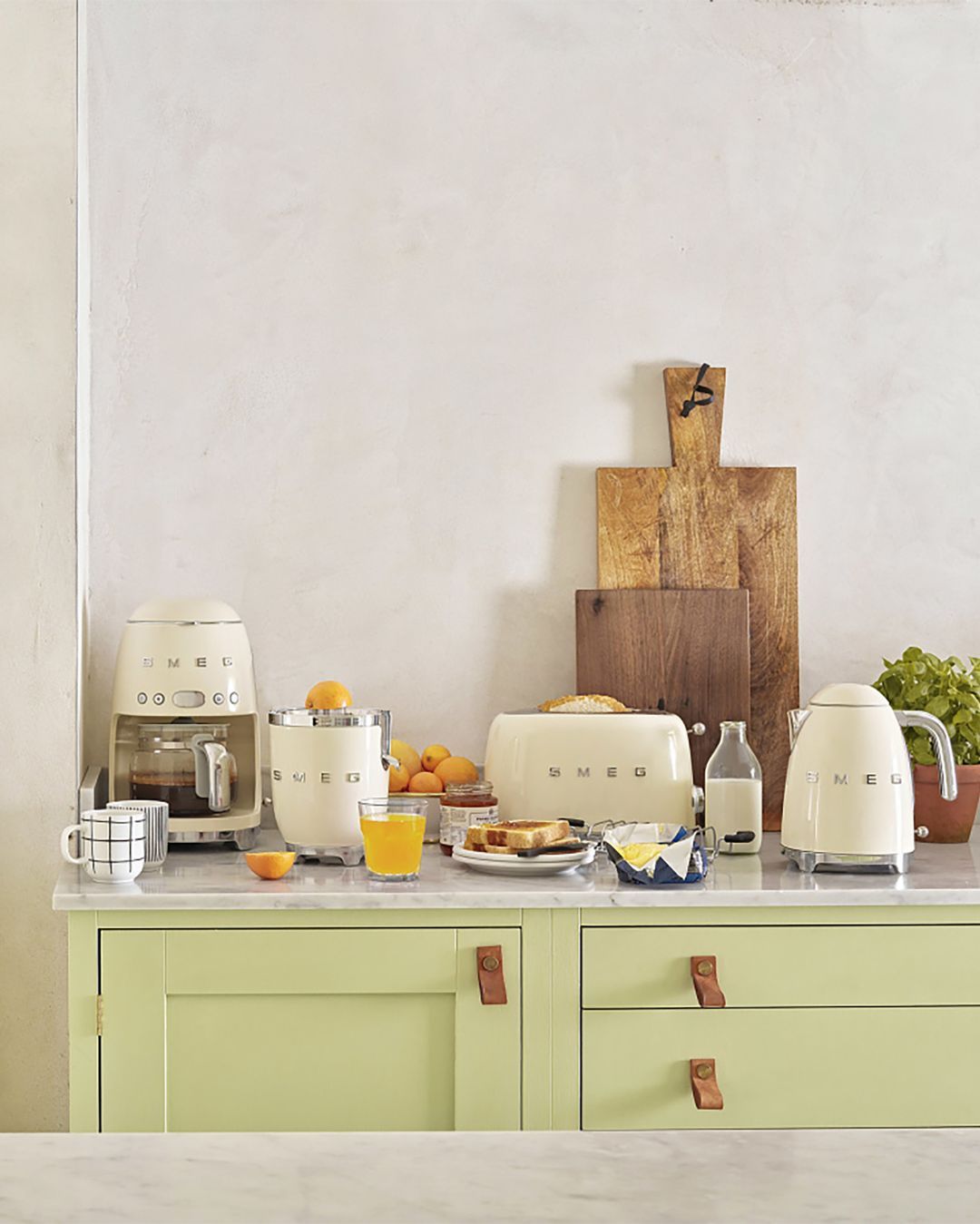 Купить Капельная кофеварка, кремовый SMEG