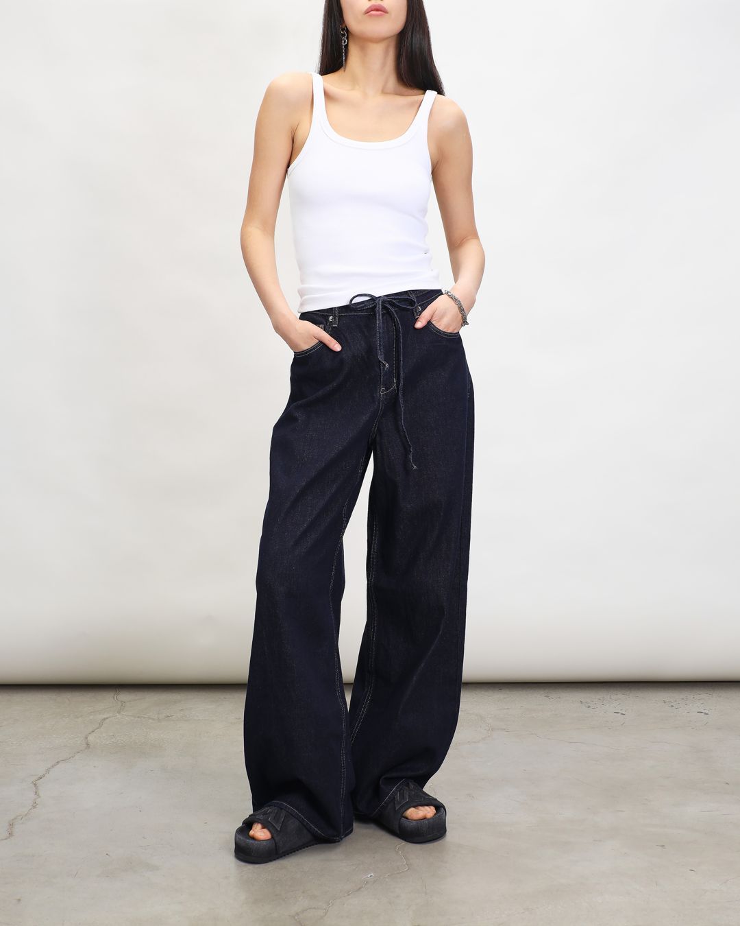 Купить Джинсы KSUBI