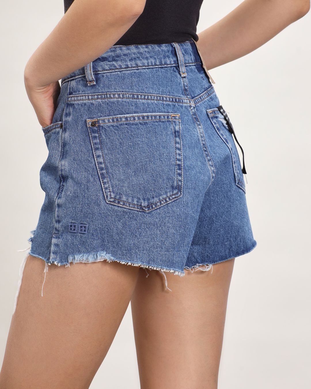 Купить Шорты KSUBI