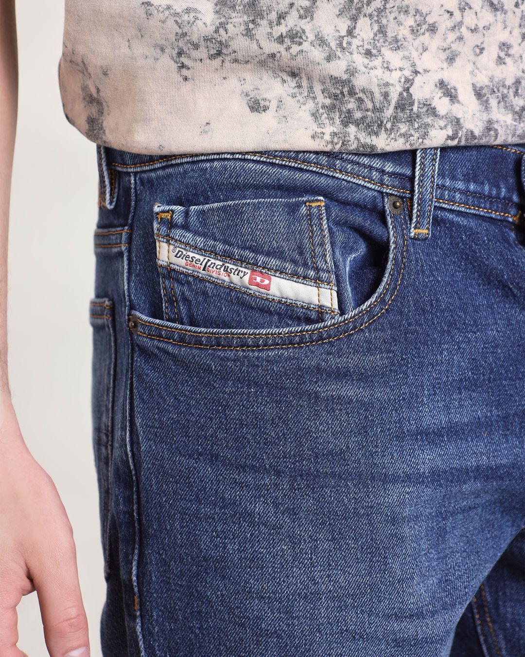 Купить Джинсы DIESEL