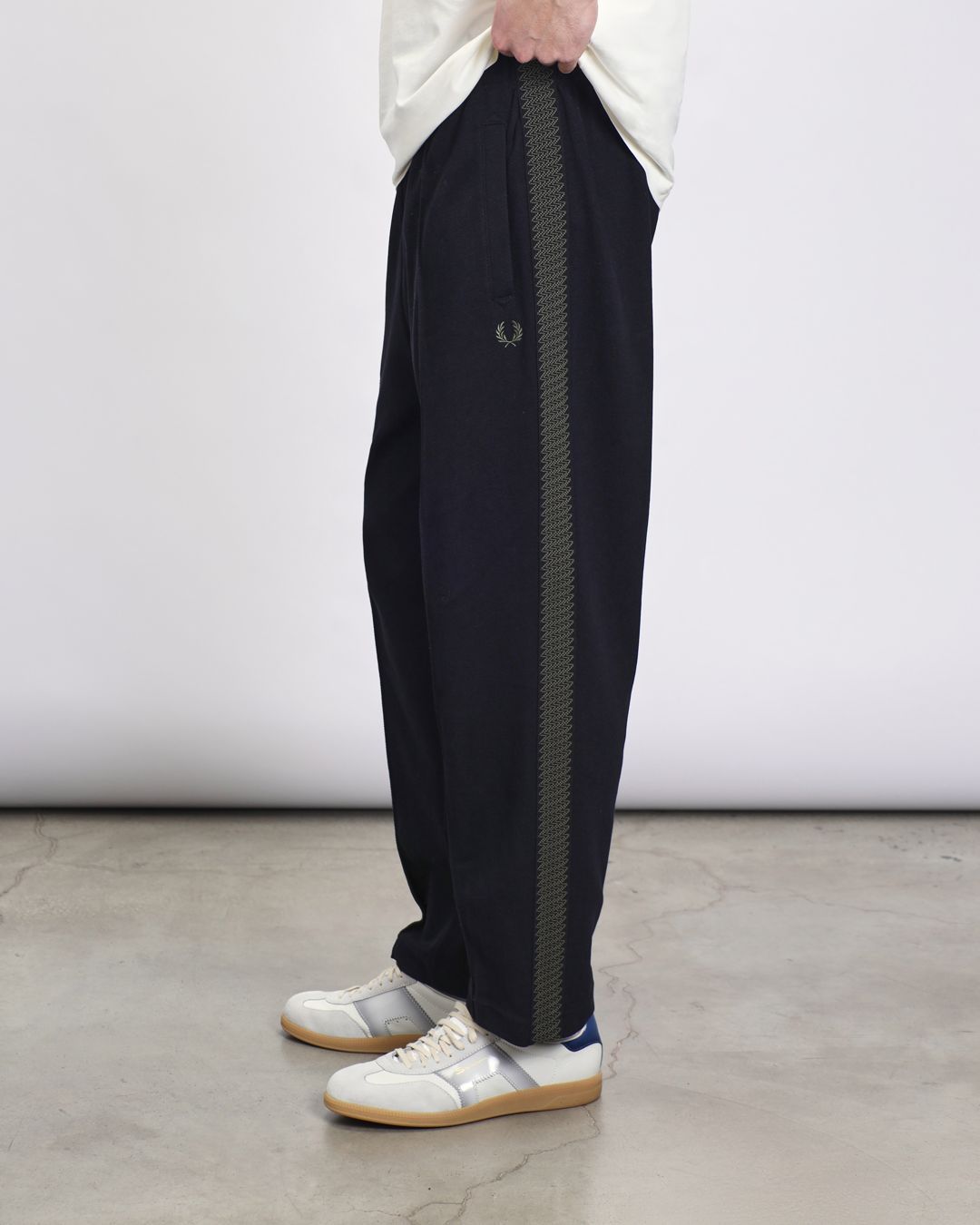 Купить Брюки FRED PERRY