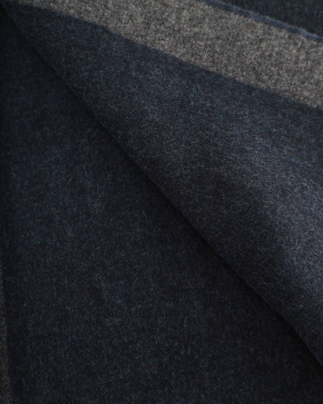 Купить Шарф CORNELIANI