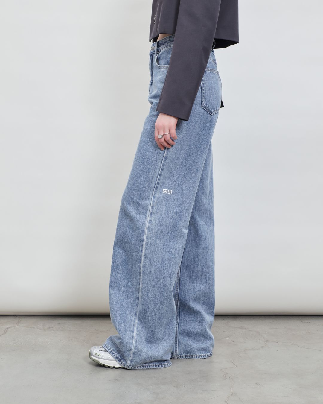 Купить Джинсы KSUBI