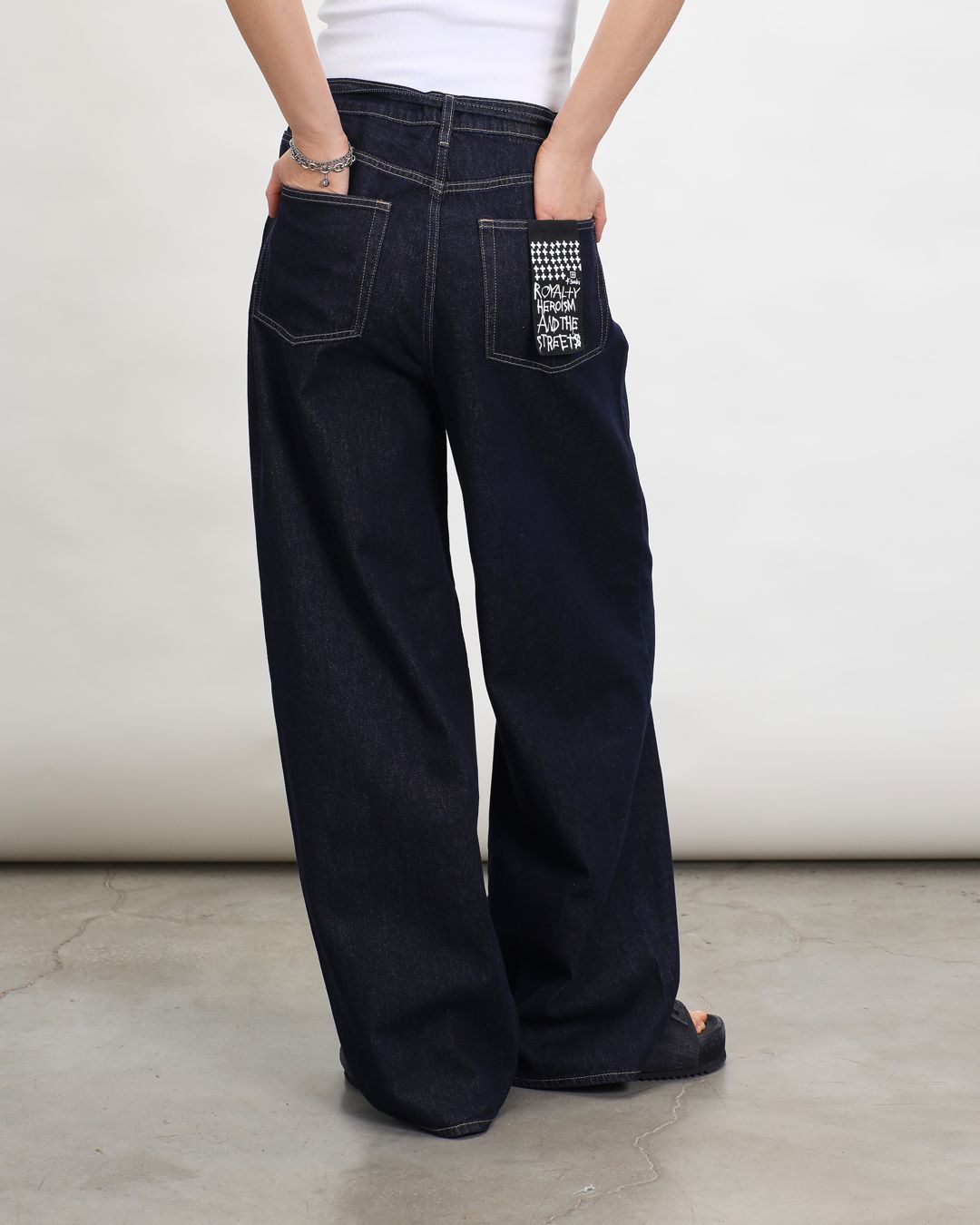 Купить Джинсы KSUBI