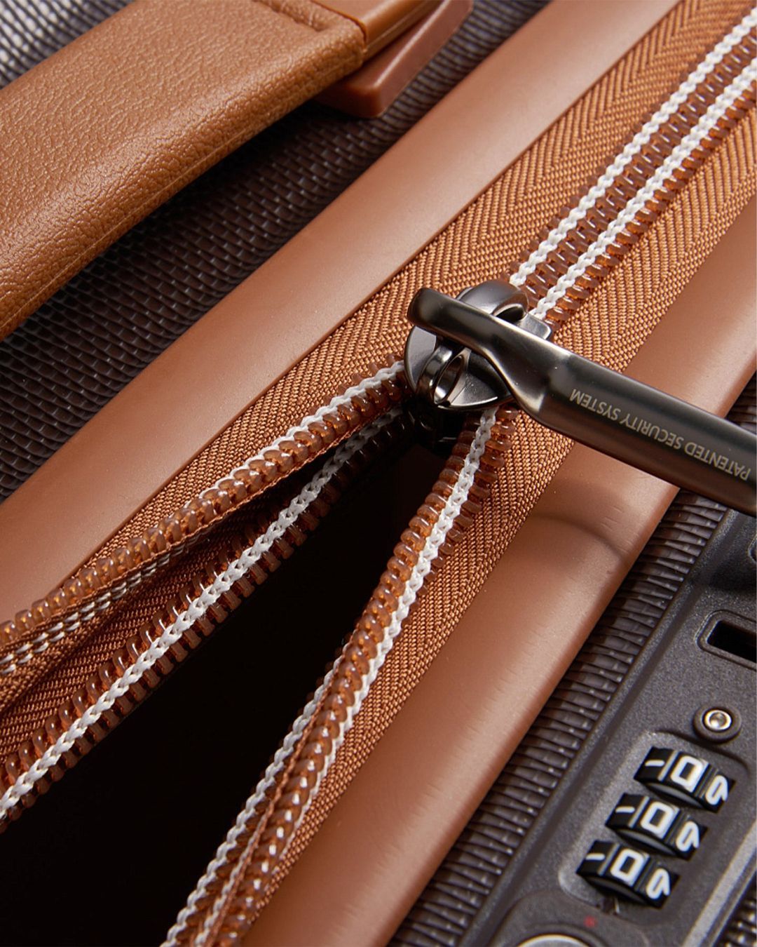 Купить Чемодан DELSEY