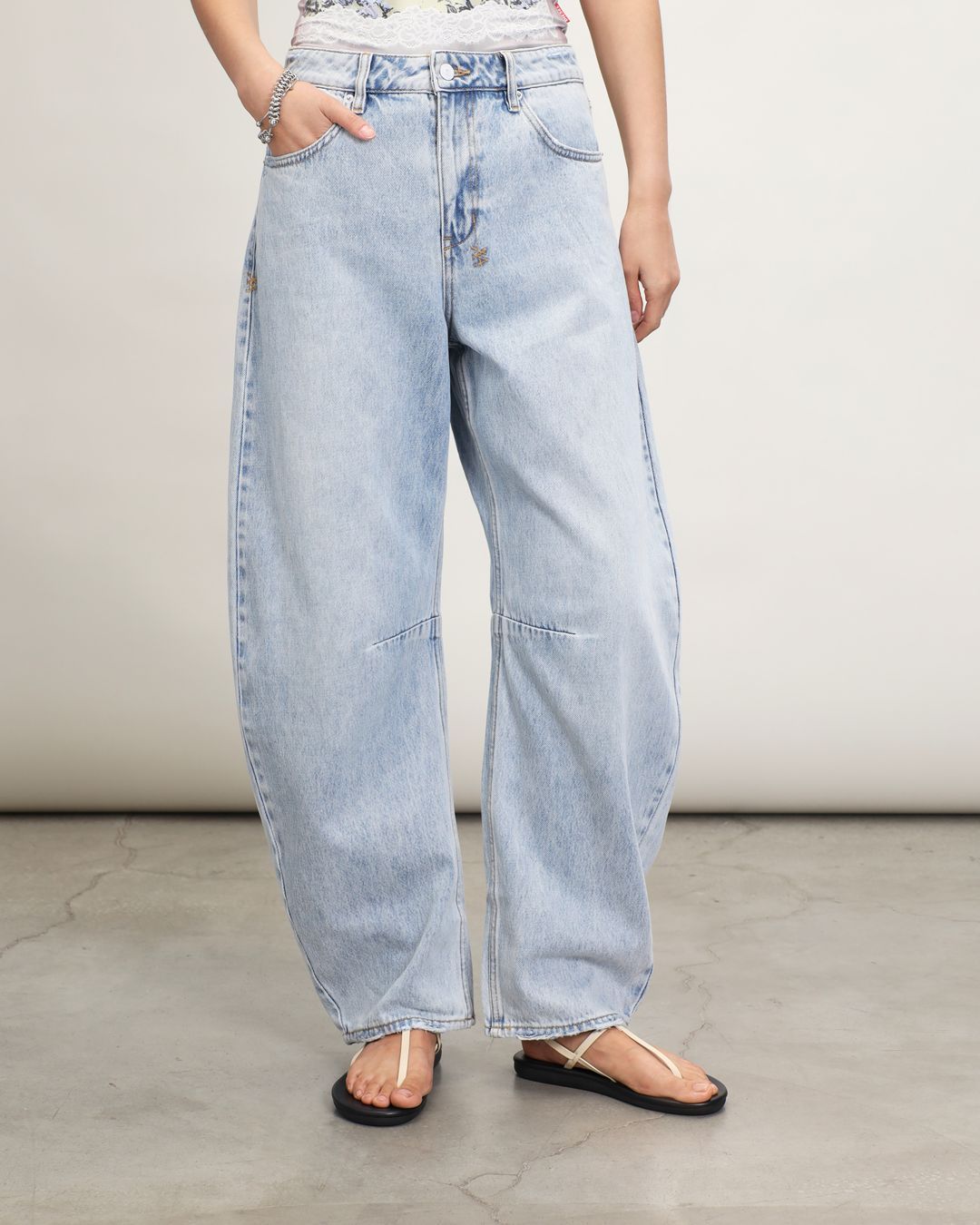 Купить Джинсы KSUBI