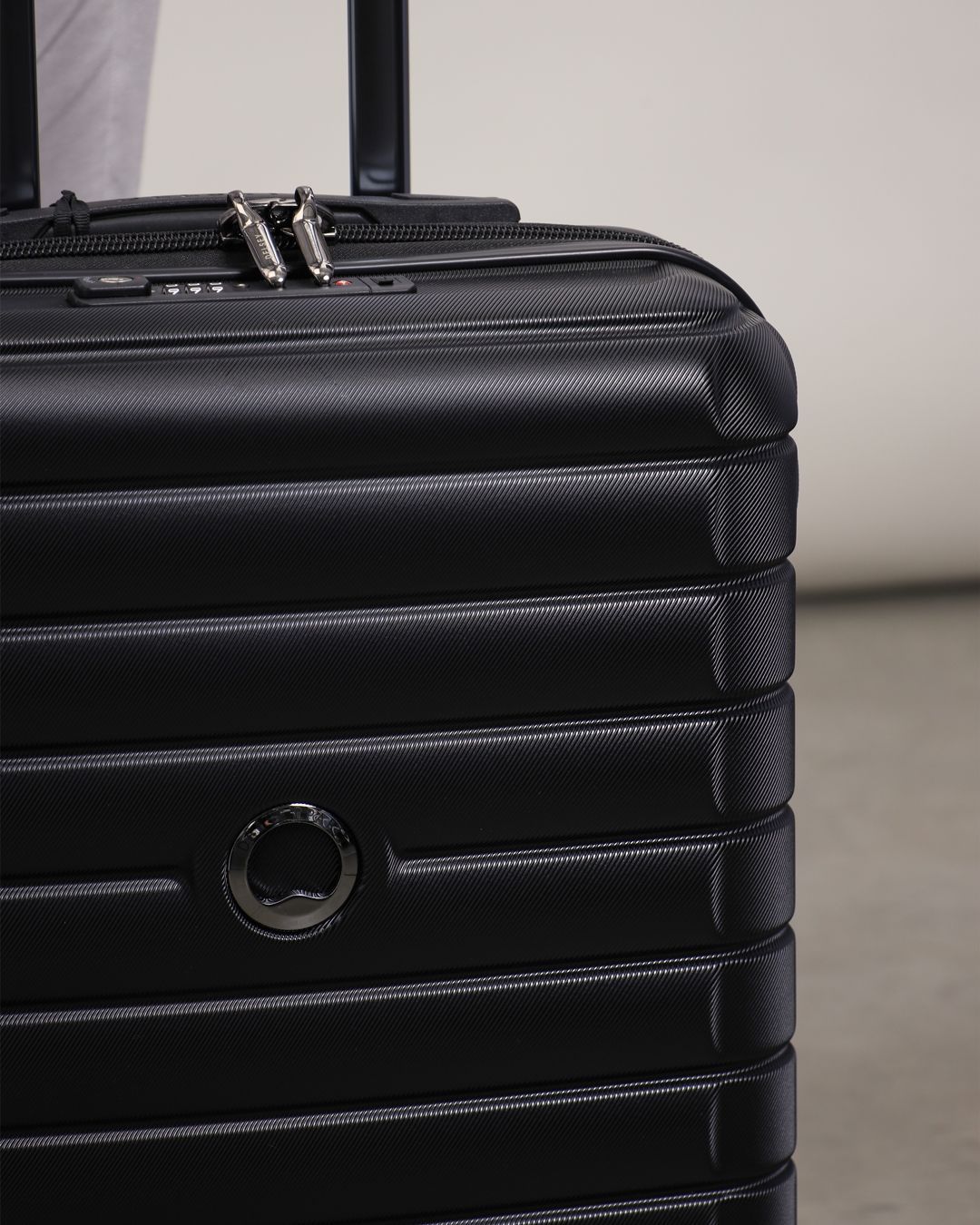 Купить Чемодан DELSEY