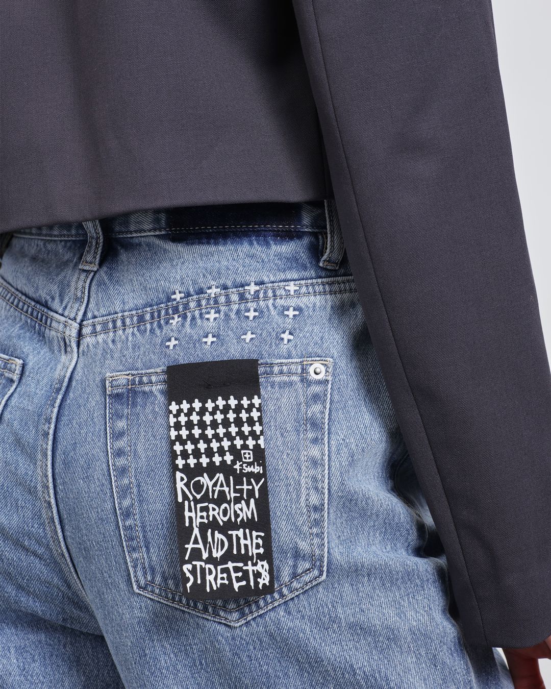 Купить Джинсы KSUBI