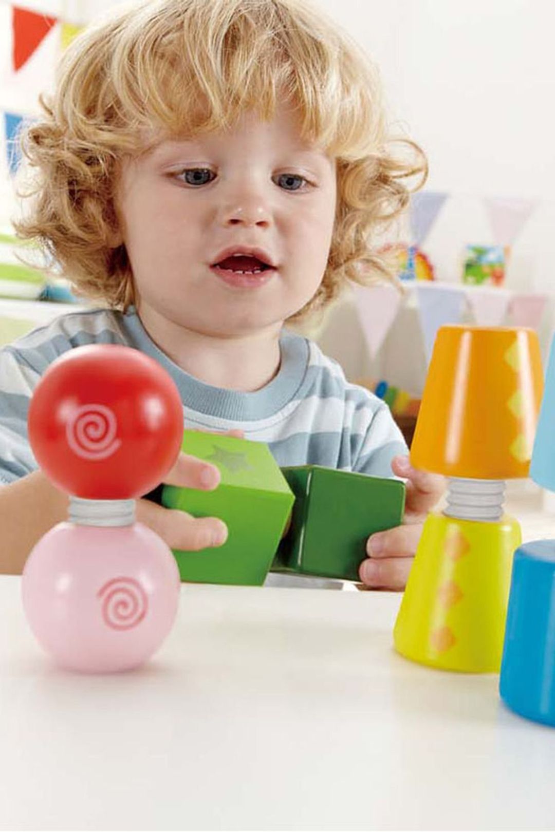Купить Игрушка развивающая закручивающиеся кубики HAPE