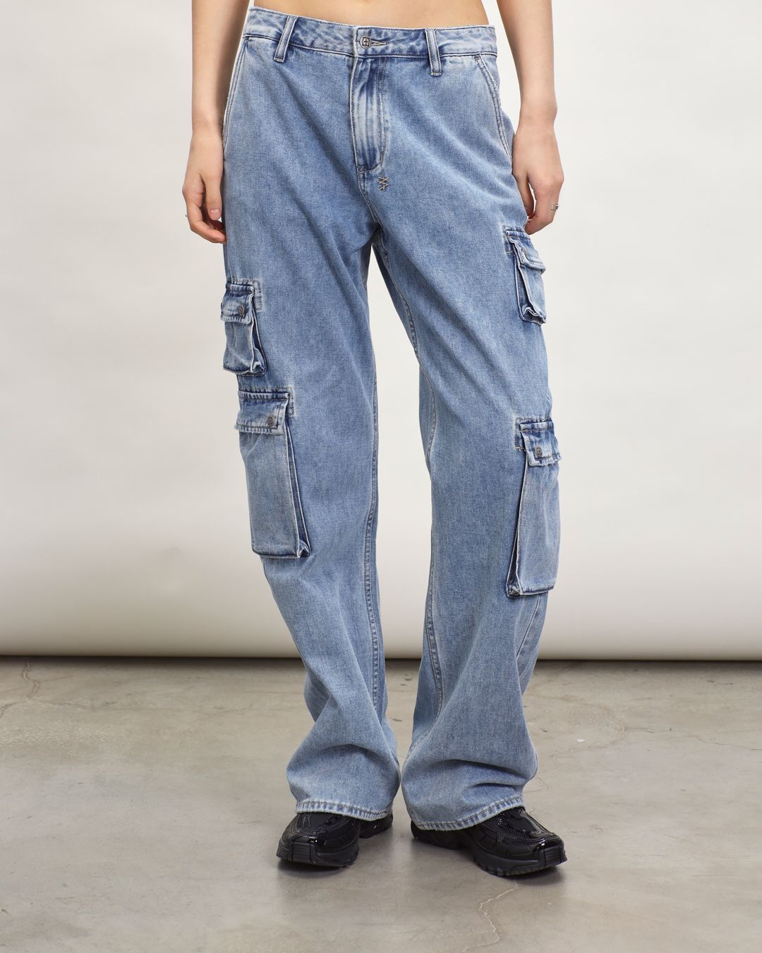 Купить Джинсы KSUBI