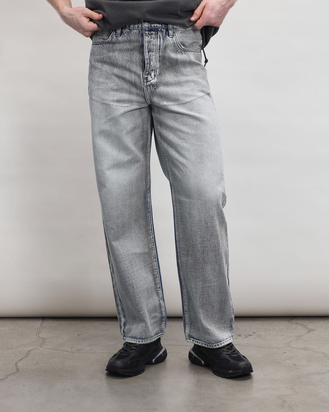 Купить Джинсы KSUBI