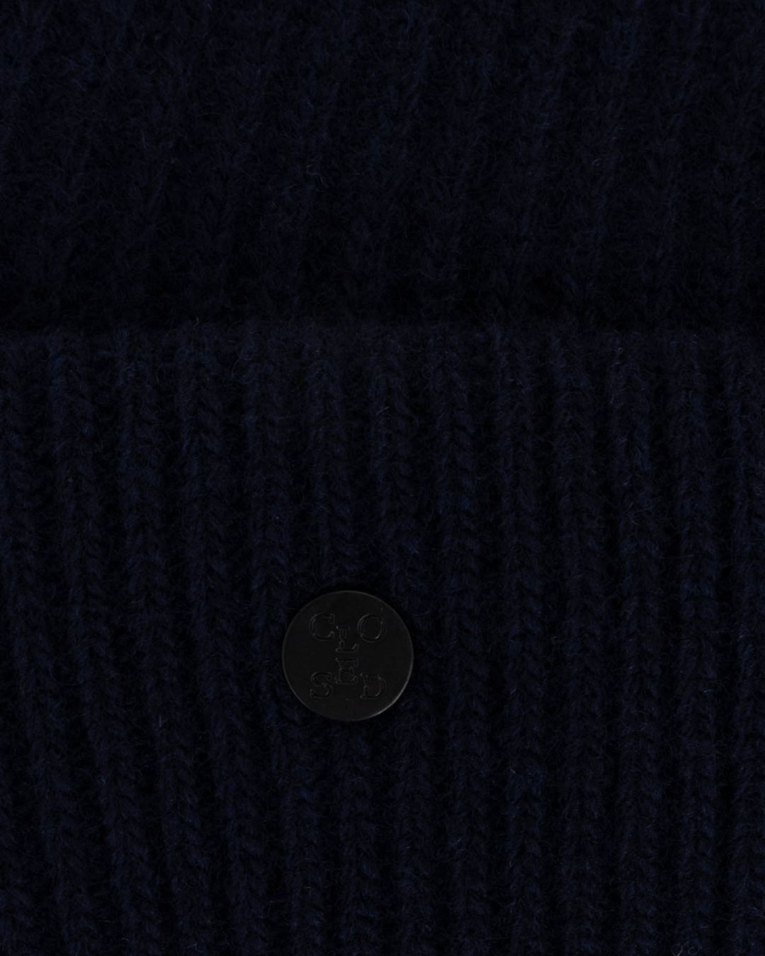 Купить Шапка CLOSED