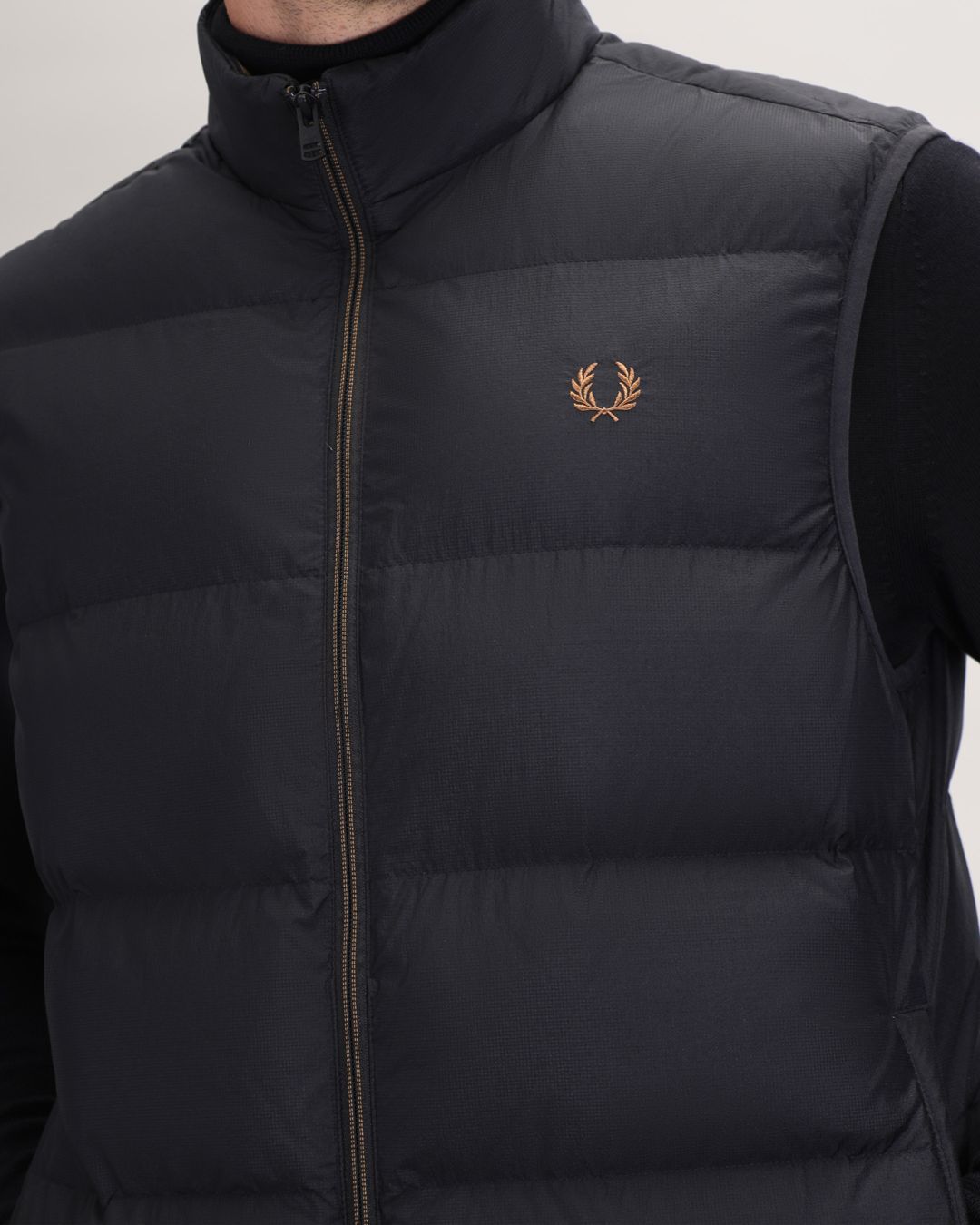 Купить Жилет FRED PERRY