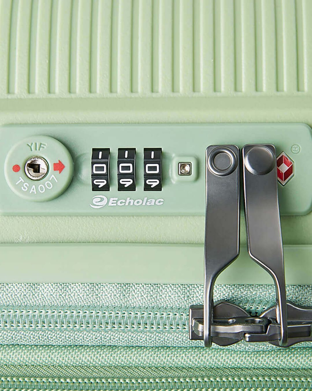 Купить Чемодан ECHOLAC