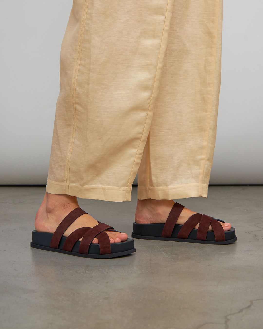 Купить Сандалии NEOUS