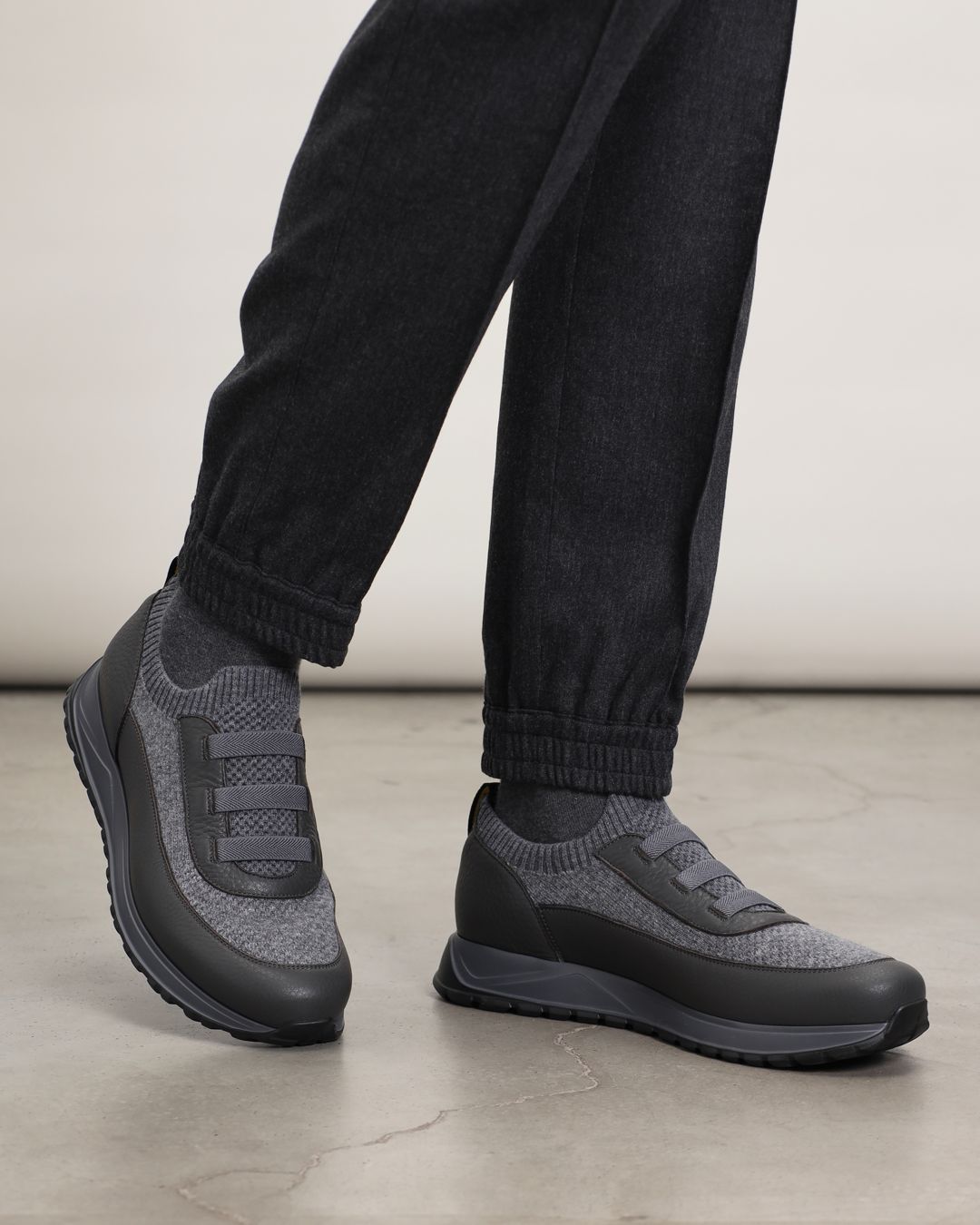 Купить Кроссовки DOUCALS