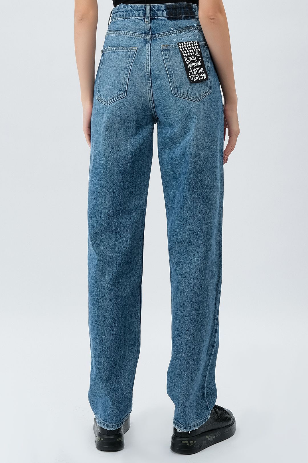 Купить Джинсы KSUBI