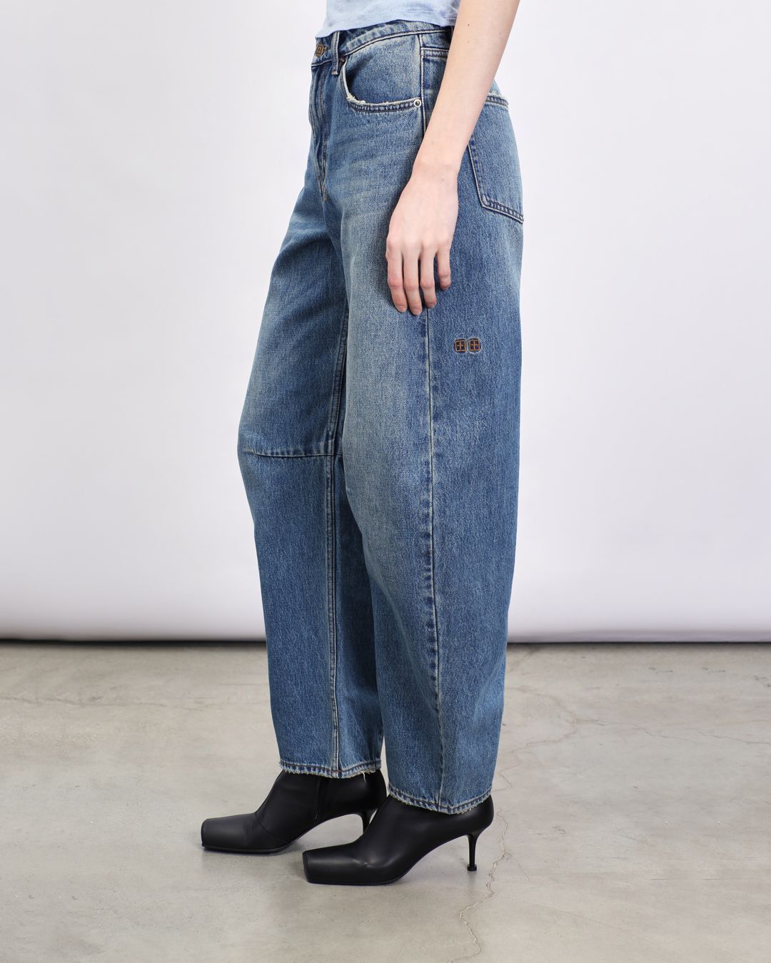 Купить Джинсы KSUBI