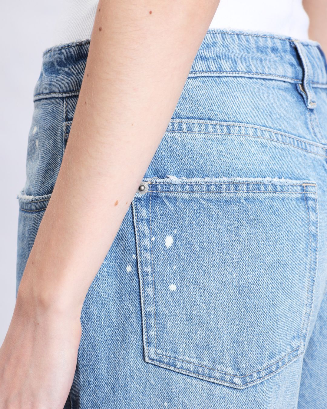 Купить Джинсы KSUBI