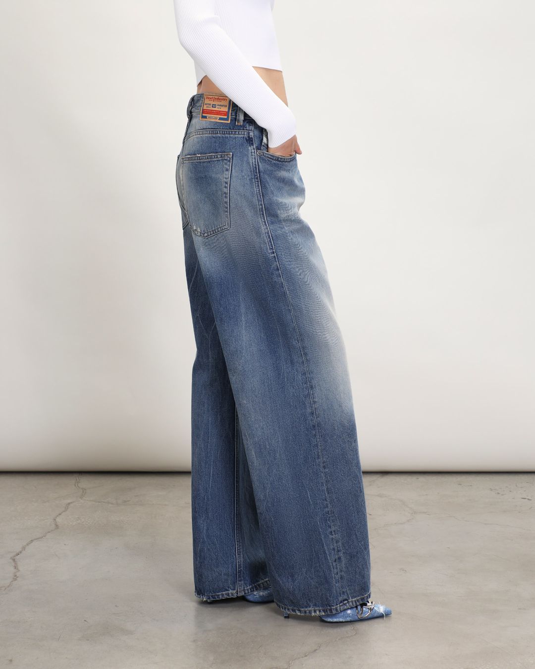 Купить Джинсы DIESEL