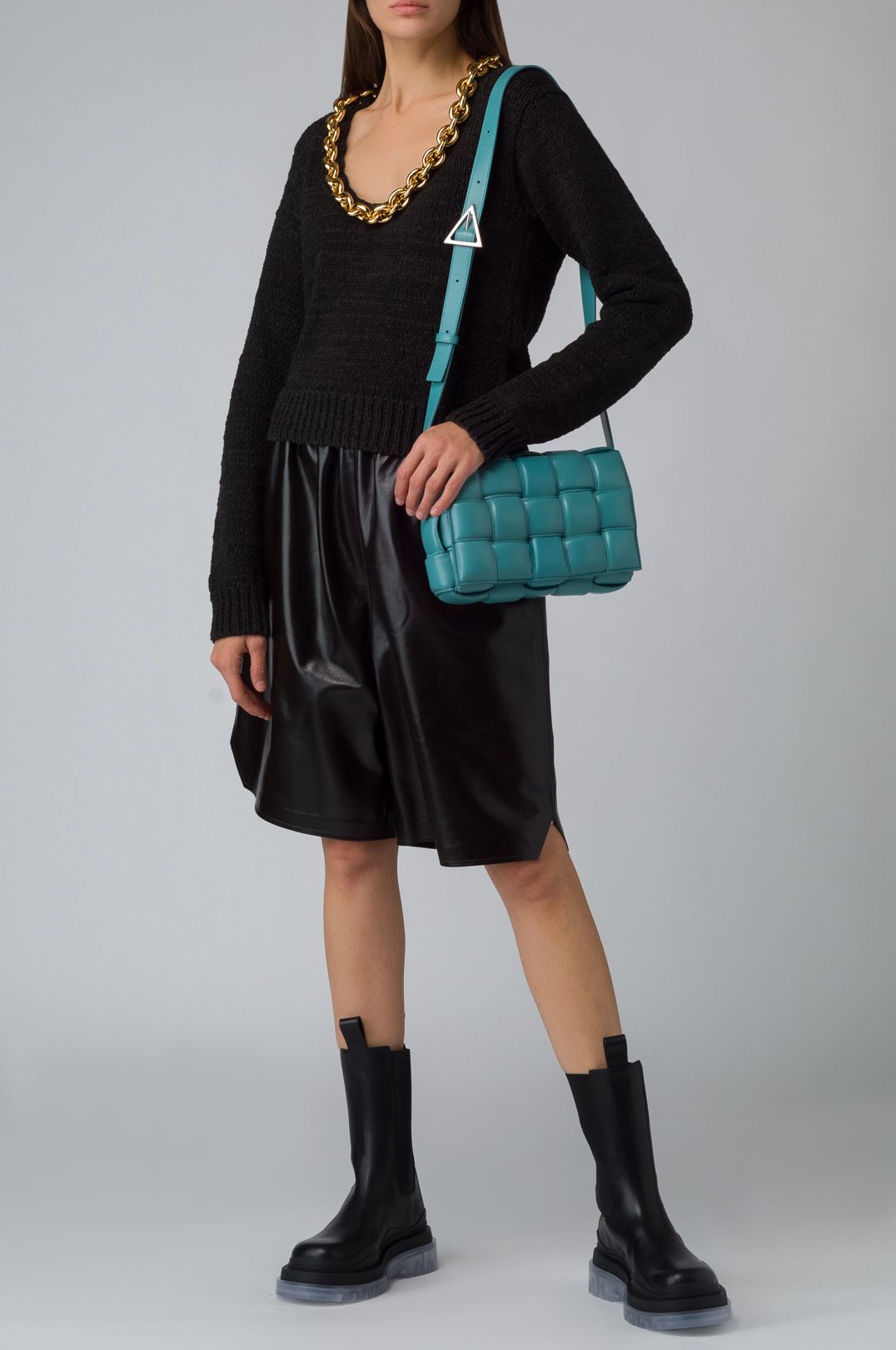 Купить Шорты BOTTEGA VENETA