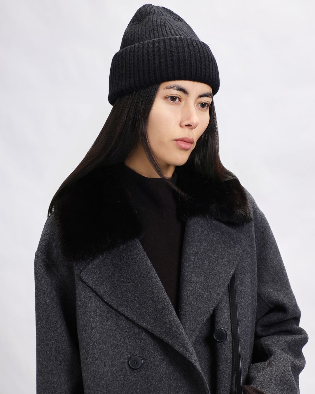 Купить Шапка YVES SALOMON