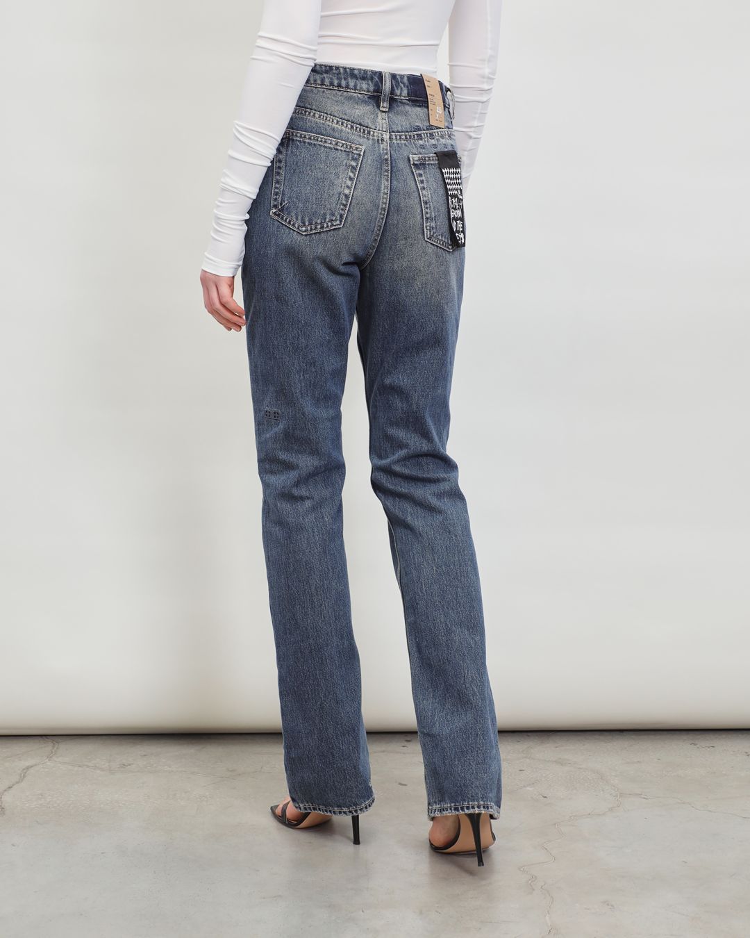 Купить Джинсы KSUBI