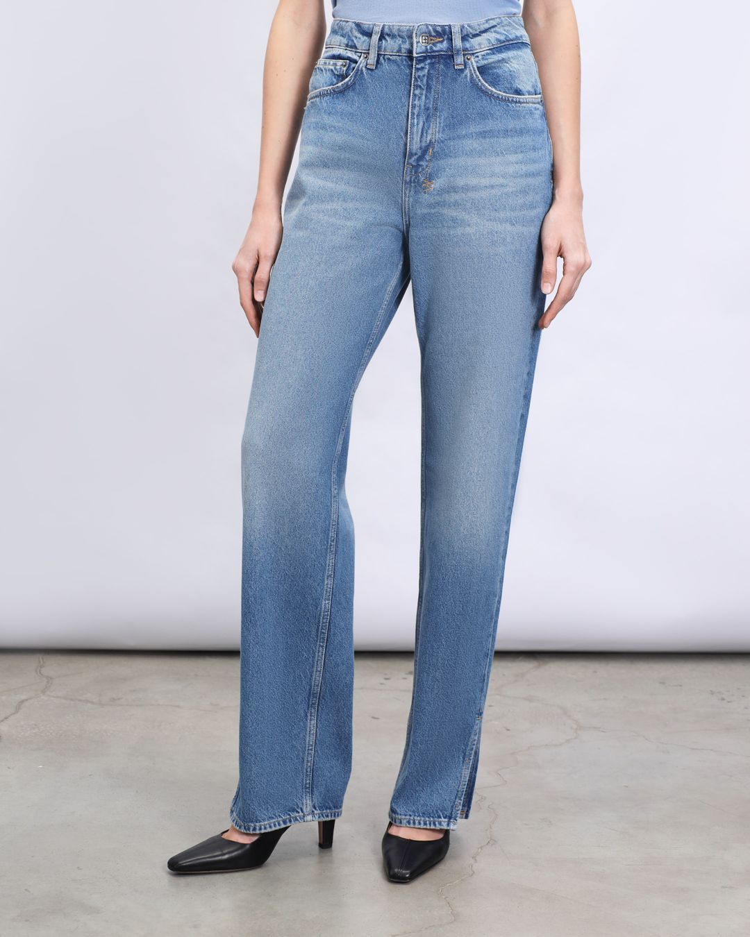 Купить Джинсы KSUBI