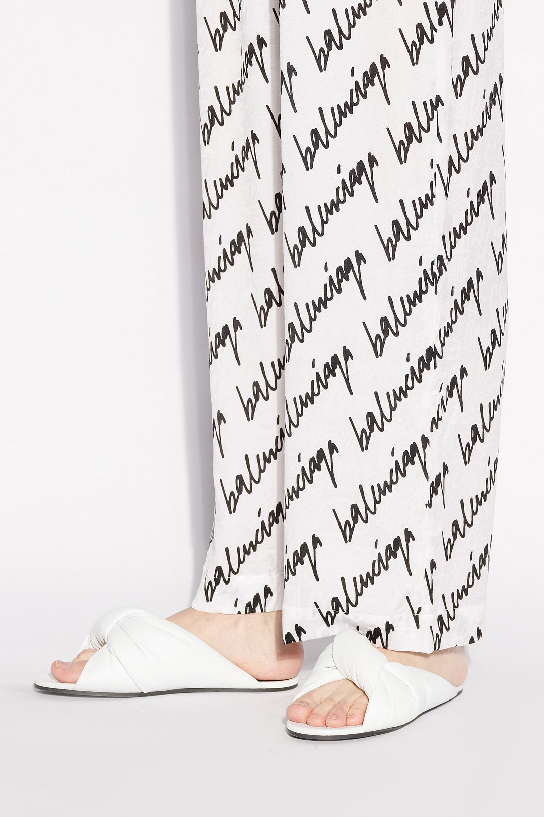 Купить Сандалии BALENCIAGA