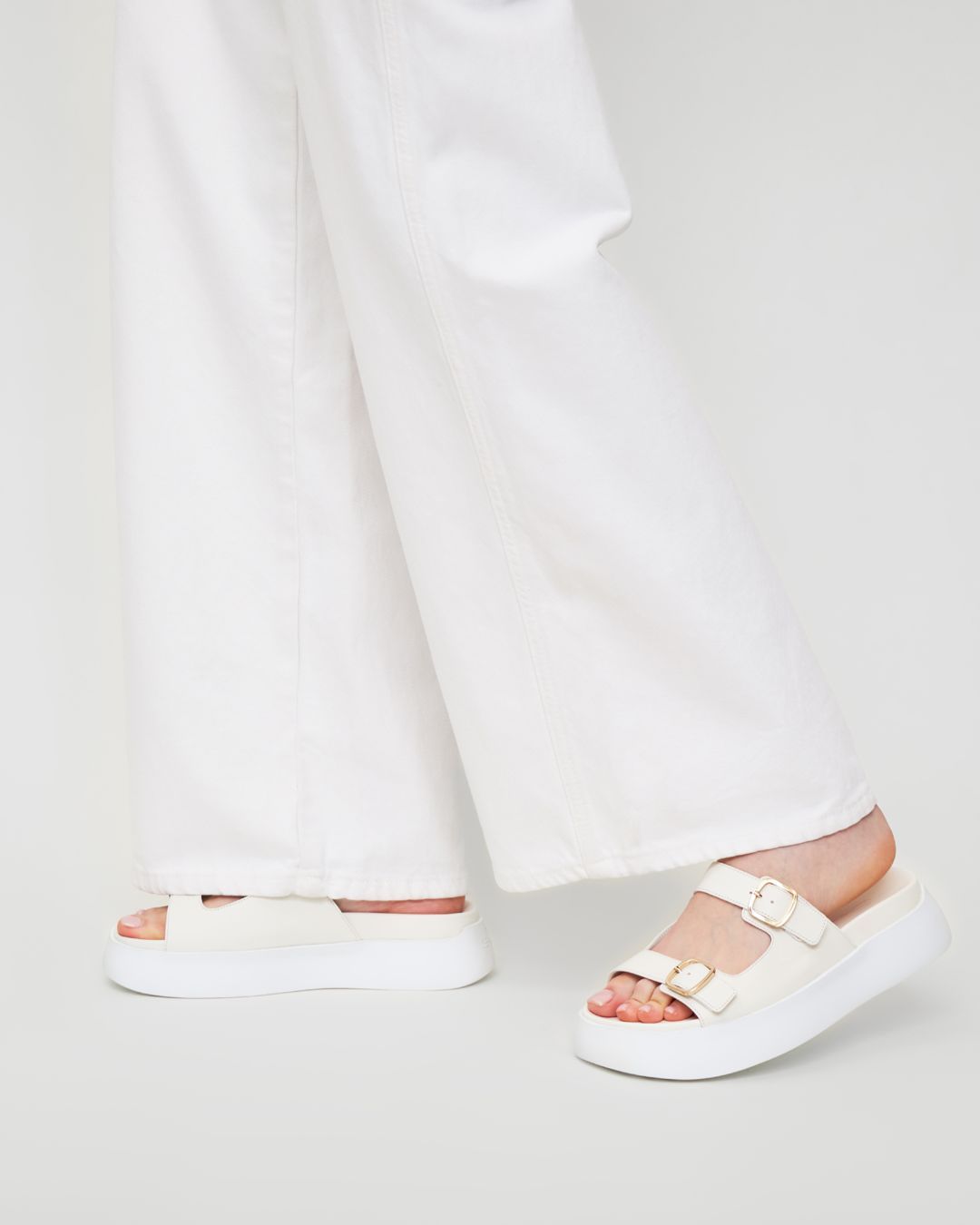 Купить Сандалии SANTONI