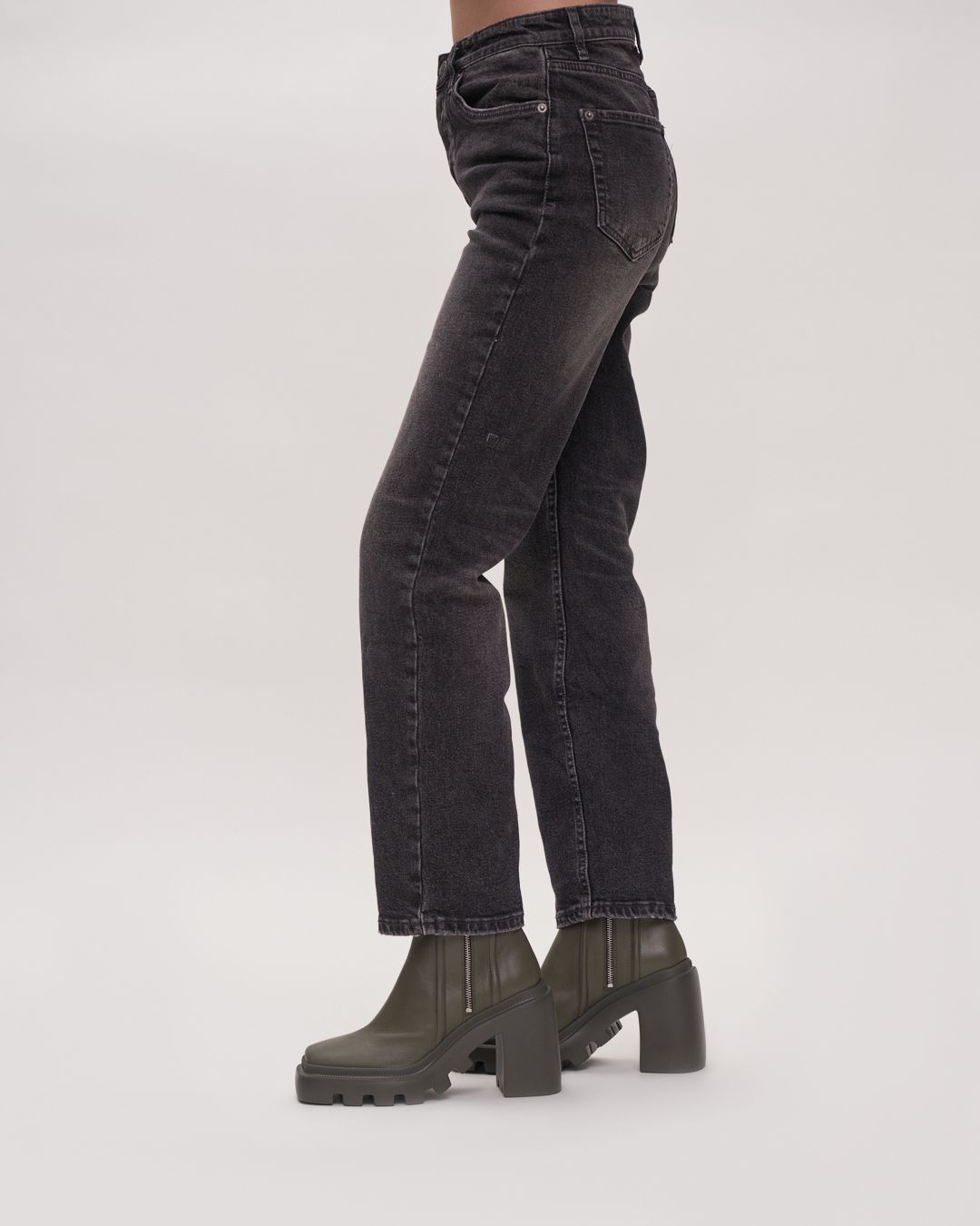 Купить Джинсы KSUBI