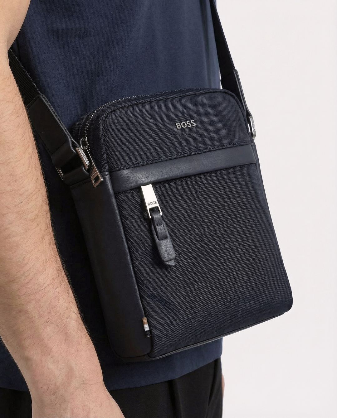 Купить Сумка HUGO BOSS