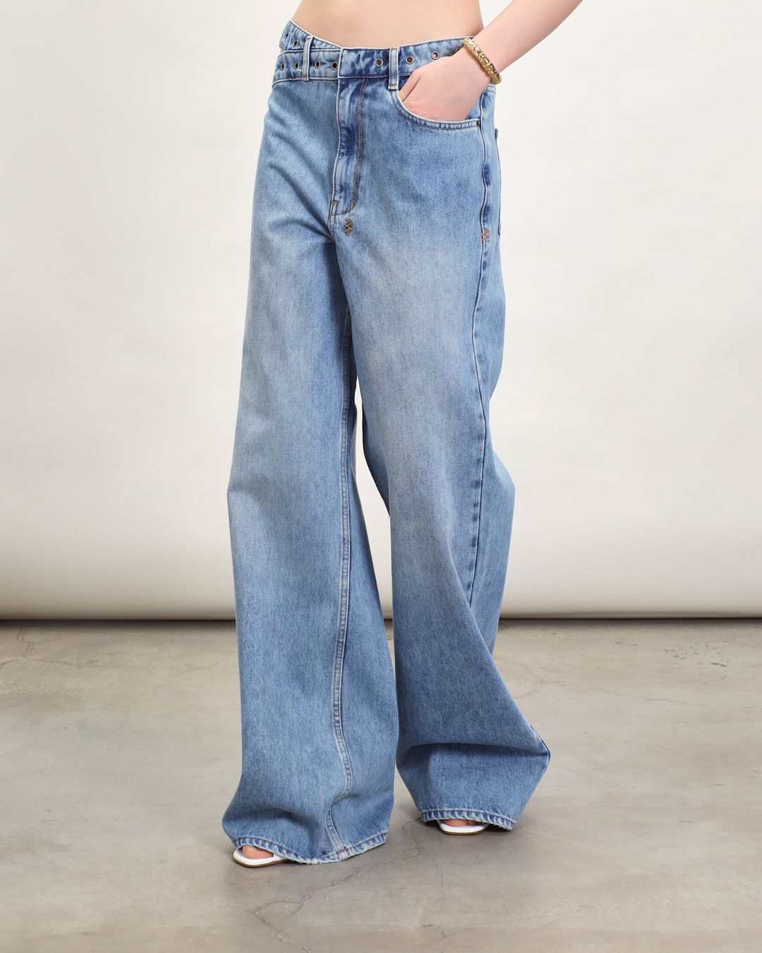 Купить Джинсы KSUBI