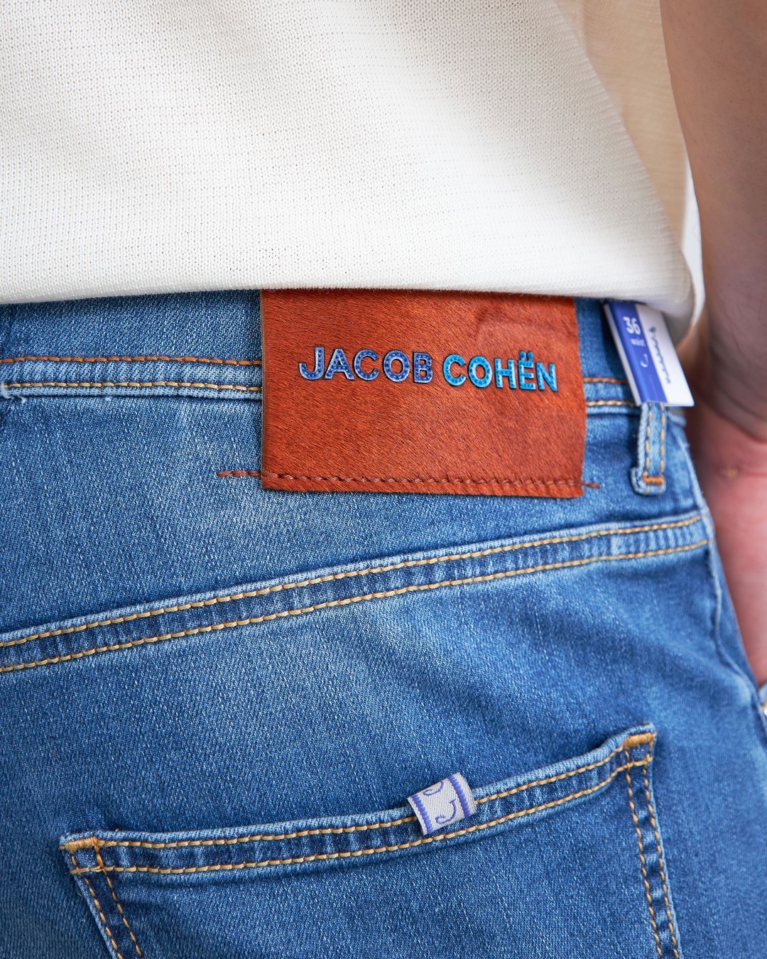 Купить Шорты JACOB COHEN