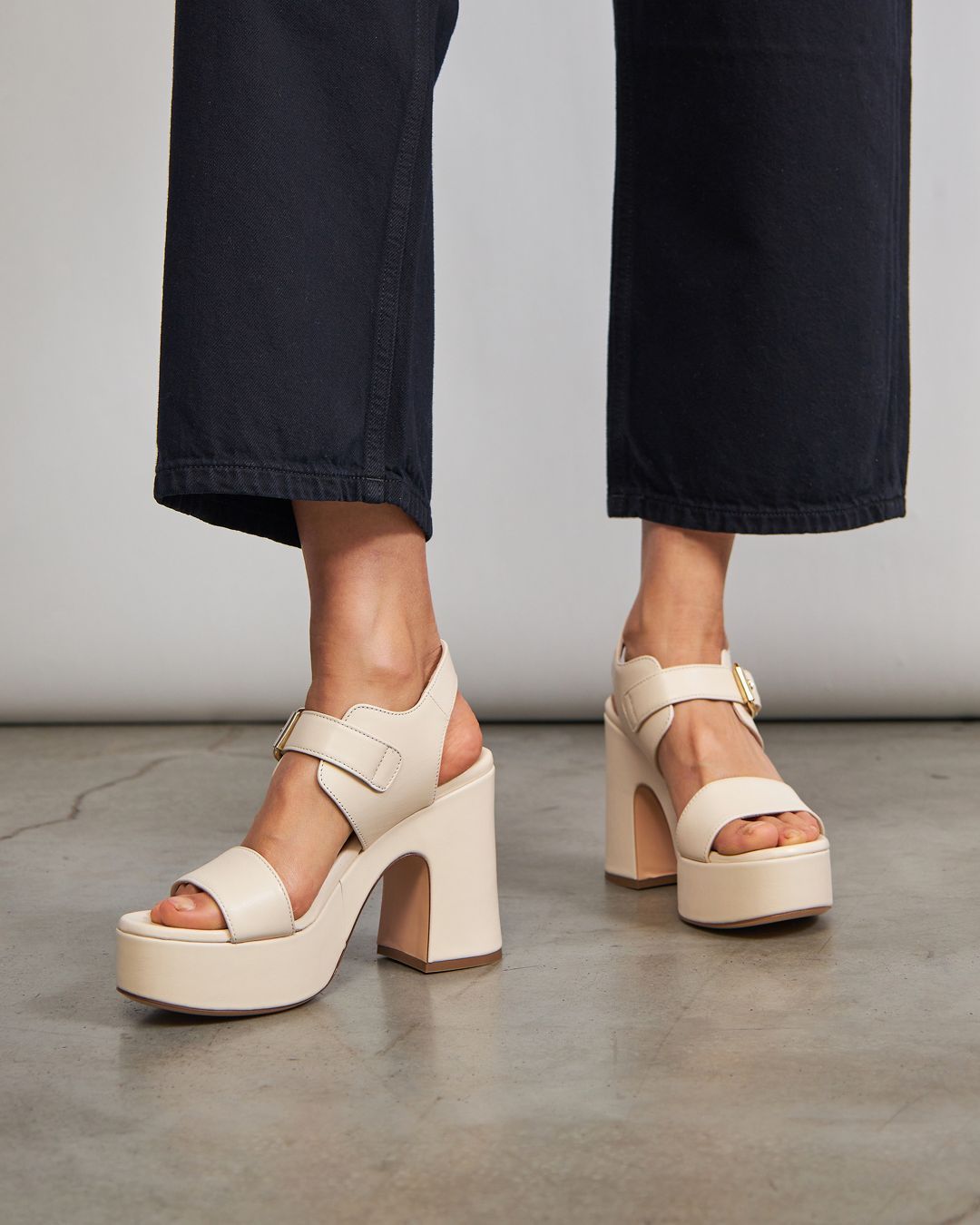 Купить Туфли AGL