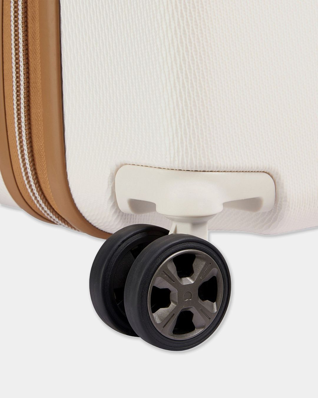 Купить Чемодан DELSEY