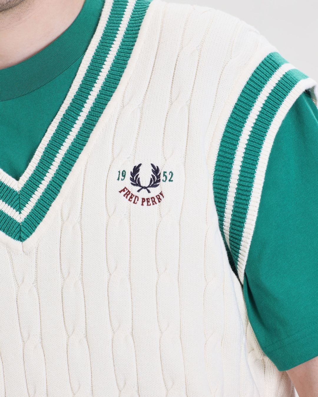 Купить Жилет FRED PERRY