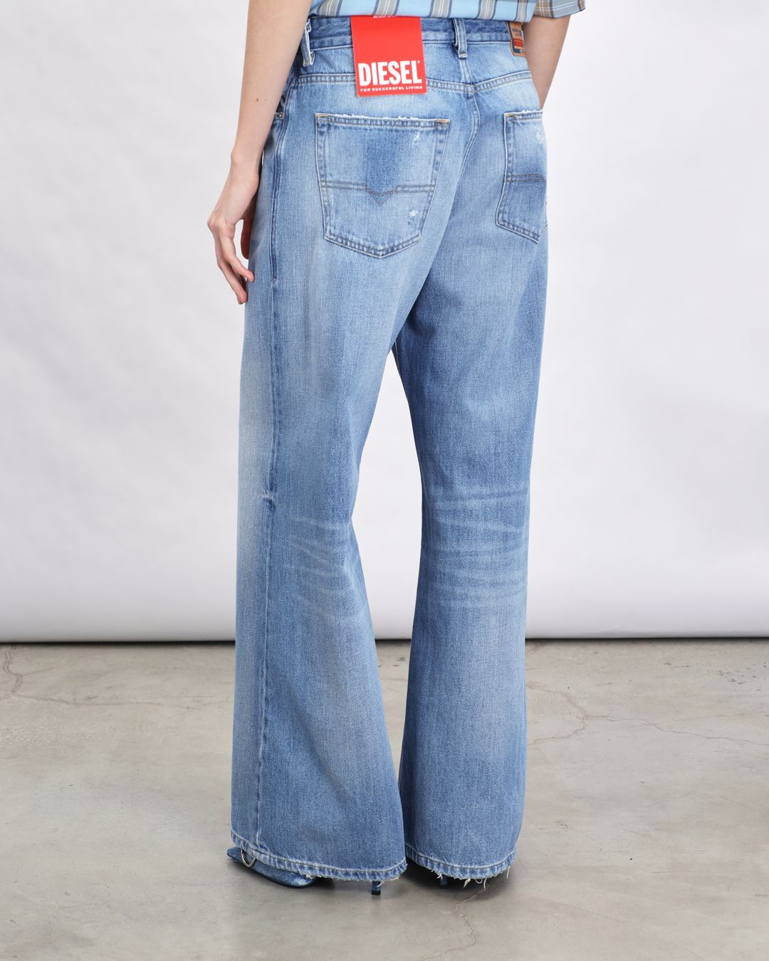 Купить Джинсы DIESEL