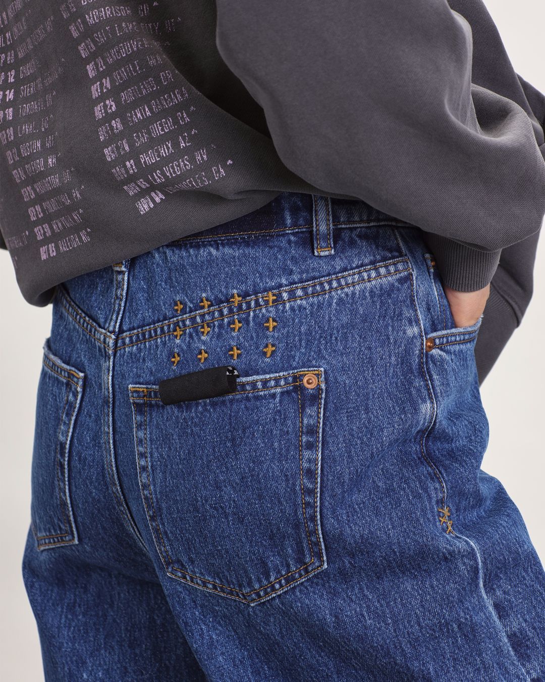 Купить Джинсы KSUBI