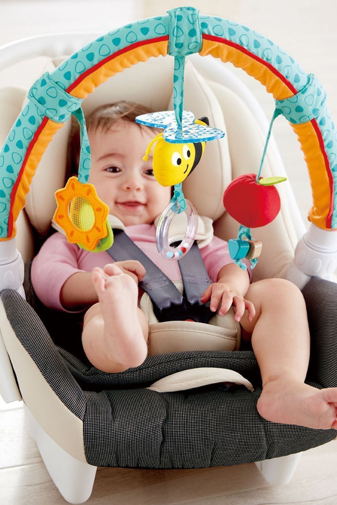 Купить Подвесная погремушка садовые друзья HAPE