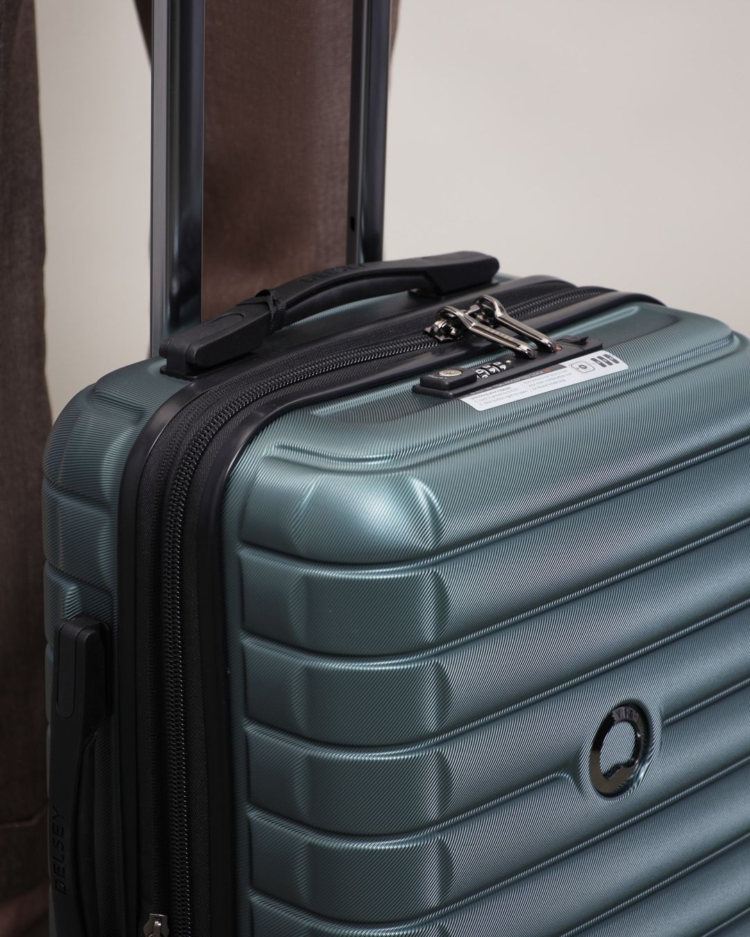 Купить Чемодан DELSEY