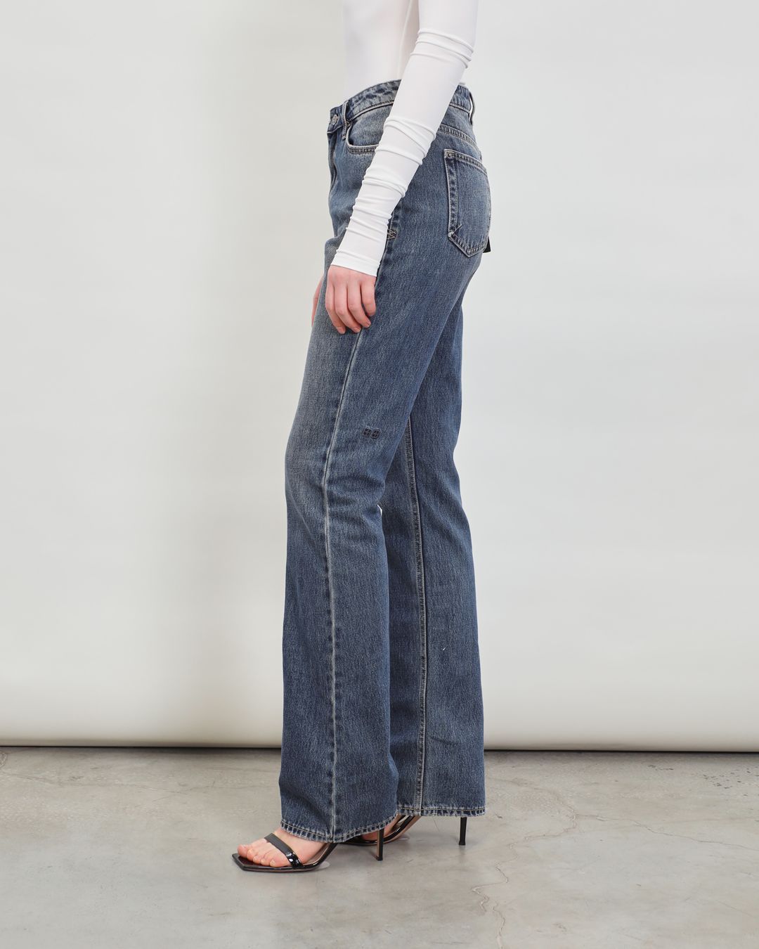 Купить Джинсы KSUBI