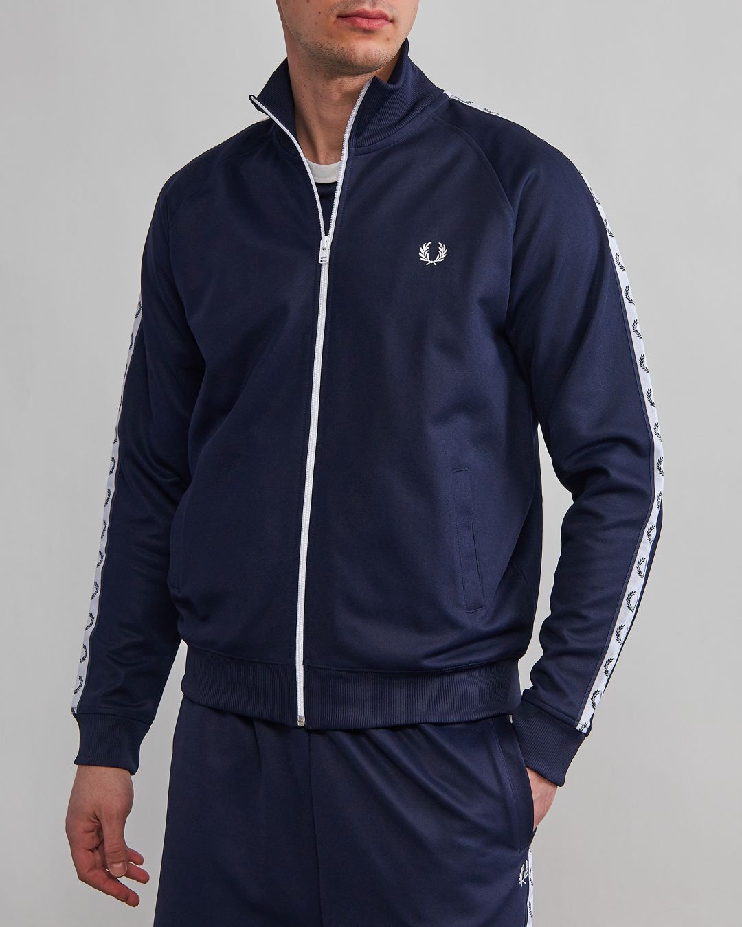 Купить Кардиган FRED PERRY