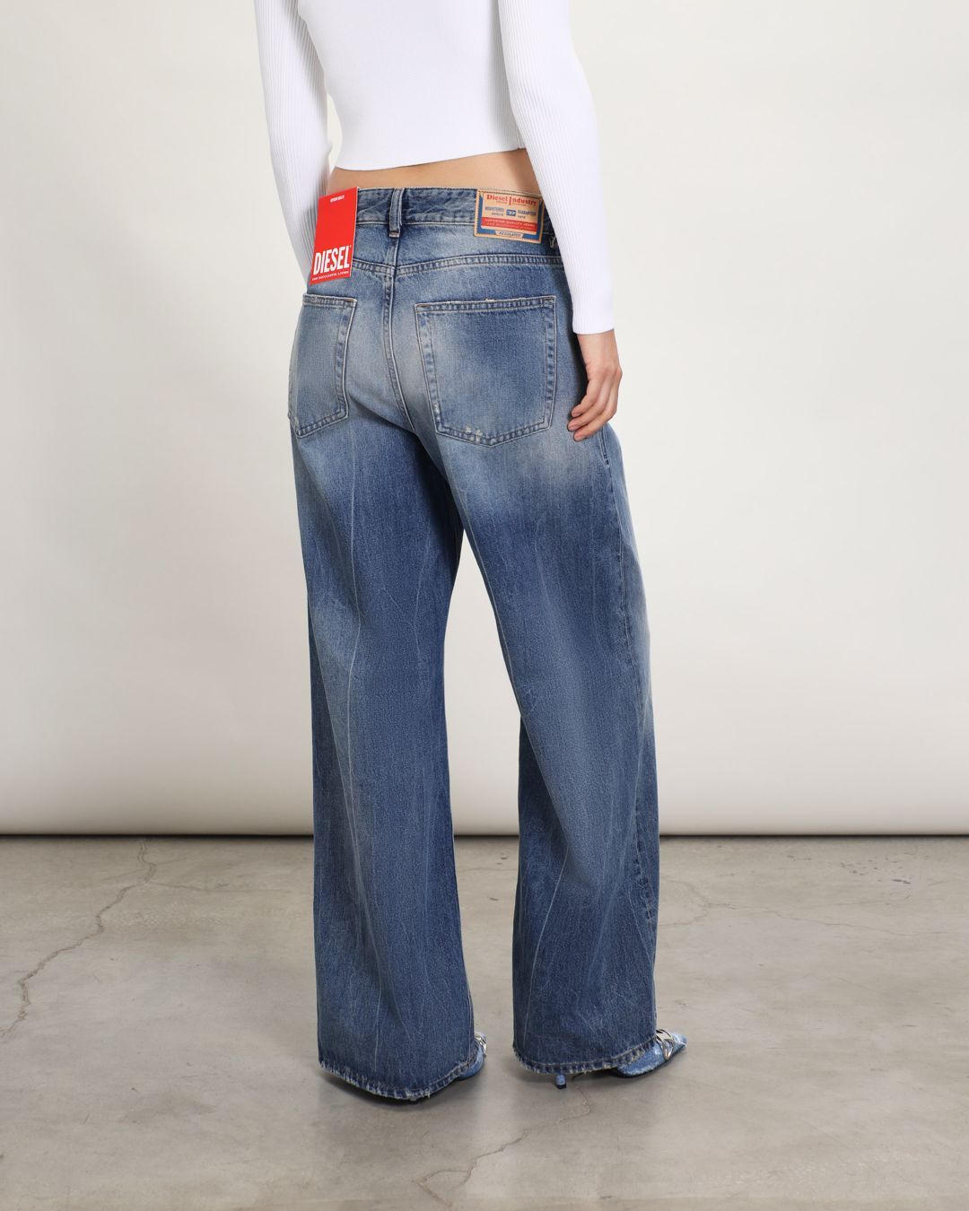 Купить Джинсы DIESEL